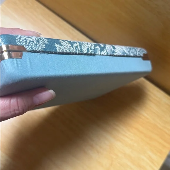 Vintage Travel Clamshell jewelry box with mirror 💍🩵 - Picture 17 of 17